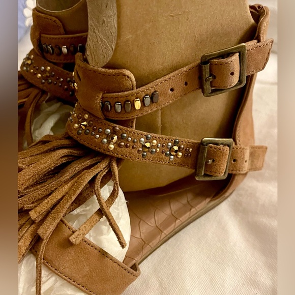 *EUC* Gianni Bini / Embellished Tiered Fringe Faux Suede Sandal / Brown … - Picture 4 of 10